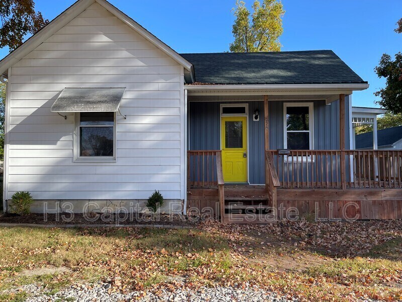 226 E High St, Troy, IL 62294 House Rental in Troy, IL