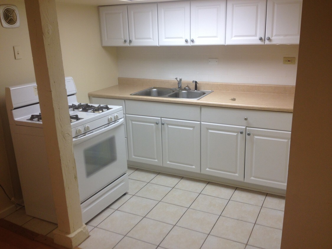 Foto principal - 5015 Wilcox Ave