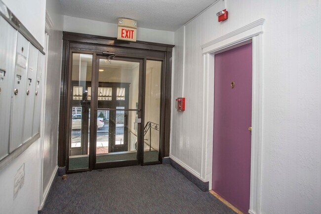 Building Photo - 15 Elko St