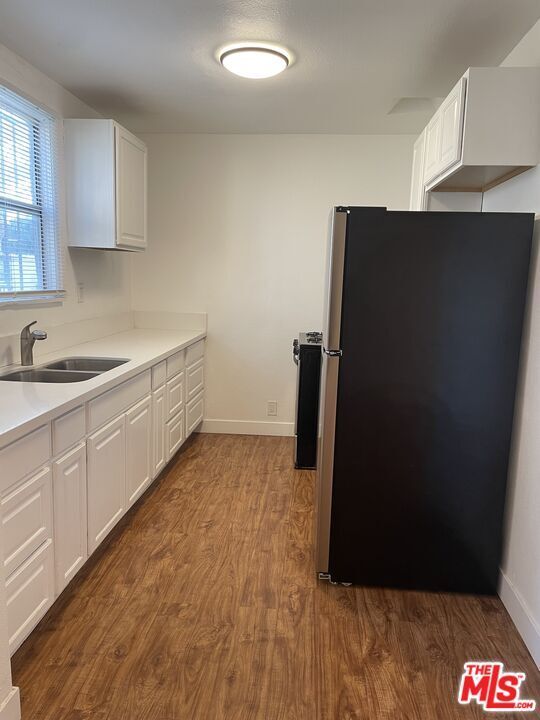 Primary Photo - 3320 1/2 W 77th St