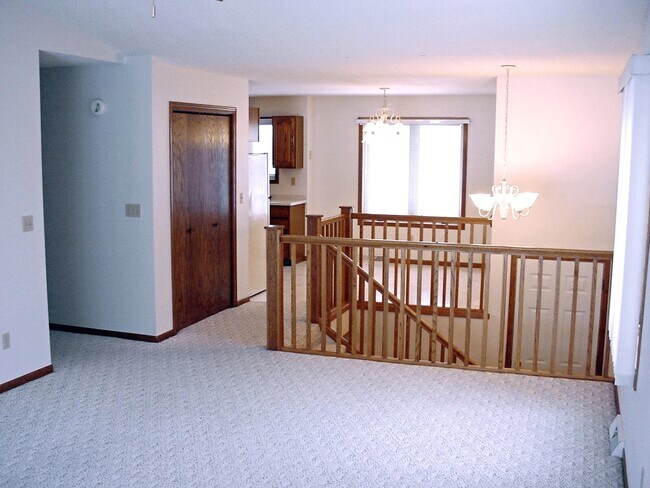 Building Photo - 622 N 16th Ave