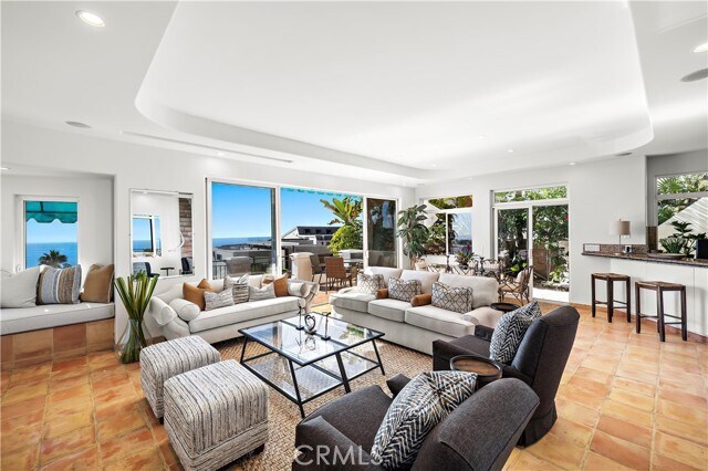 Foto del edificio - 1050 Skyline Dr