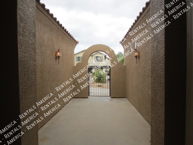 Foto del edificio - 3809 E Fruitvale Ave
