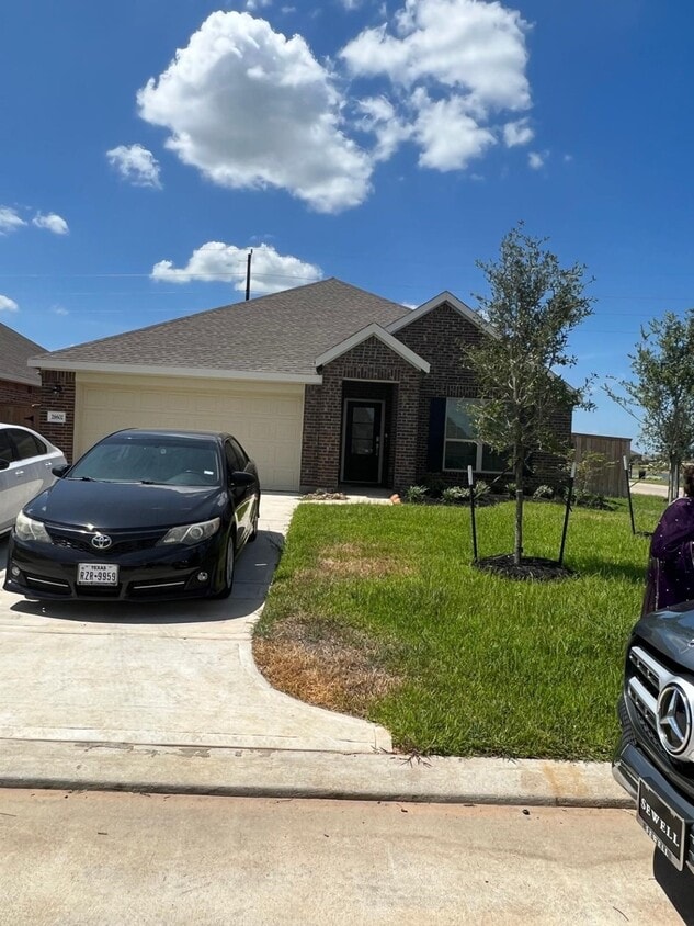 Foto principal - 26602 Ledgemont Dr