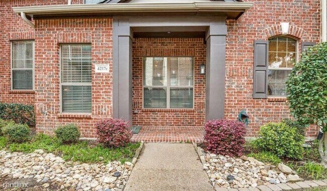 Foto del edificio - 4217 Swan Forest Dr
