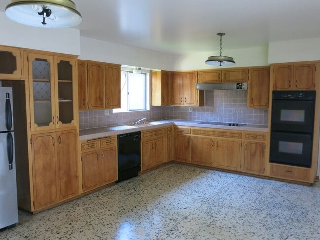 Building Photo - 5140-5142 Catoctin Dr.