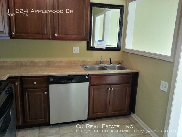 Building Photo - 11224 Applewood Dr
