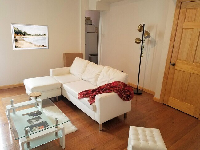 Foto del edificio - 329 N Preston St