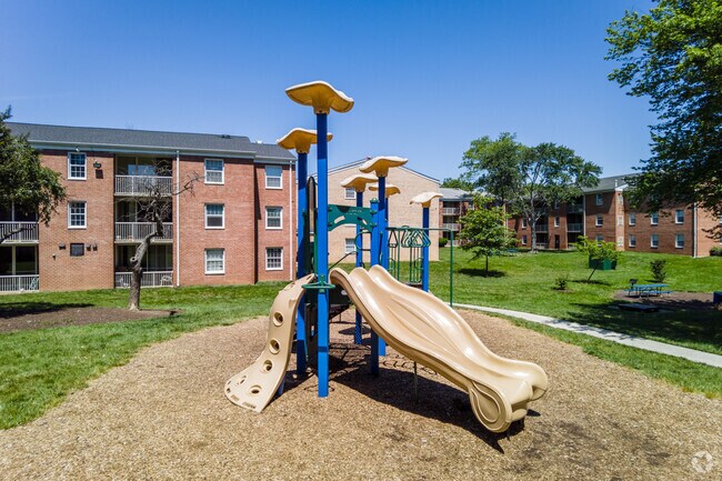 1 dormitorio, estudio, 1 baño - 993 pies cuadrados - Springfield Square