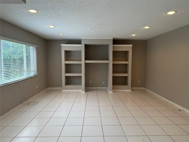 Building Photo - 2403 SW 106th Ave