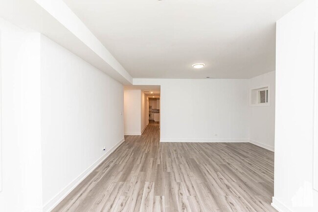 Building Photo - 4616 N Monticello Ave
