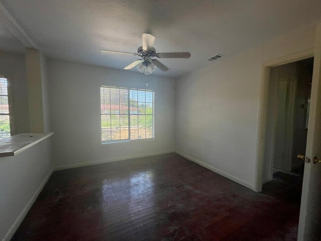 Foto del edificio - 1400 Vine Ave