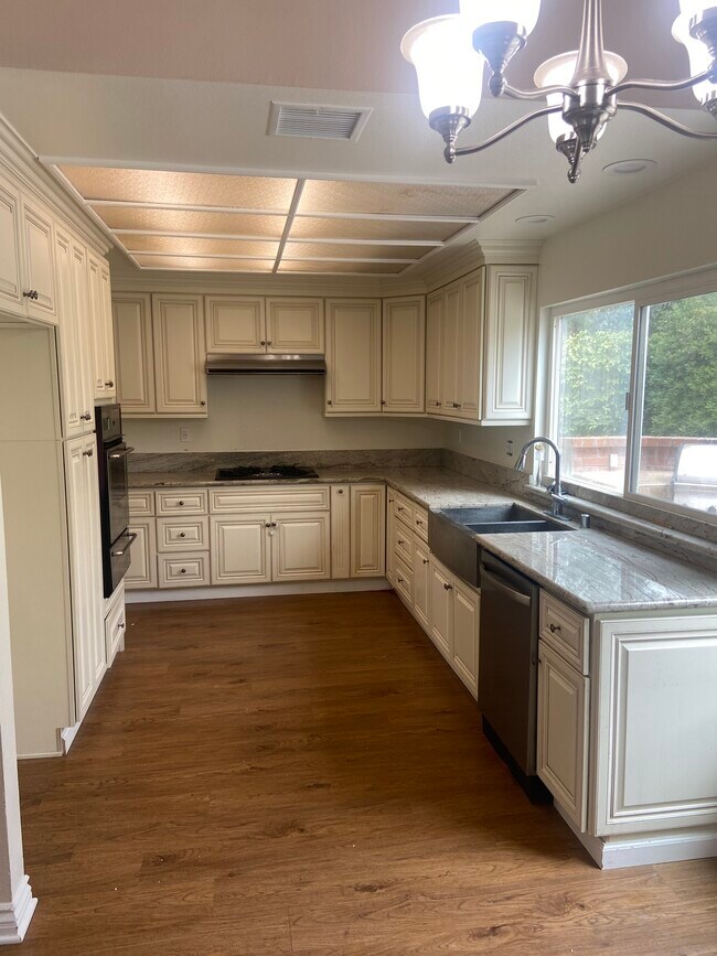 Foto del edificio - 21320 Stanwell St