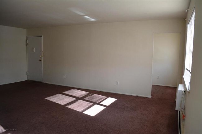 Building Photo - 44 Manchester Ct