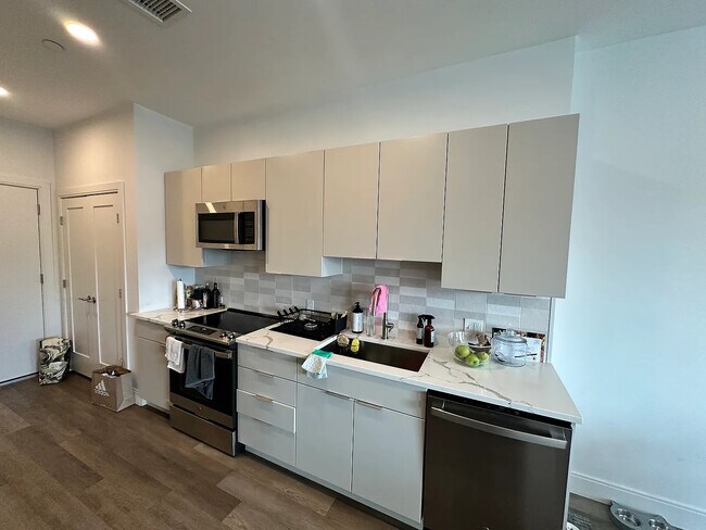 Building Photo - 957 Dorchester Ave