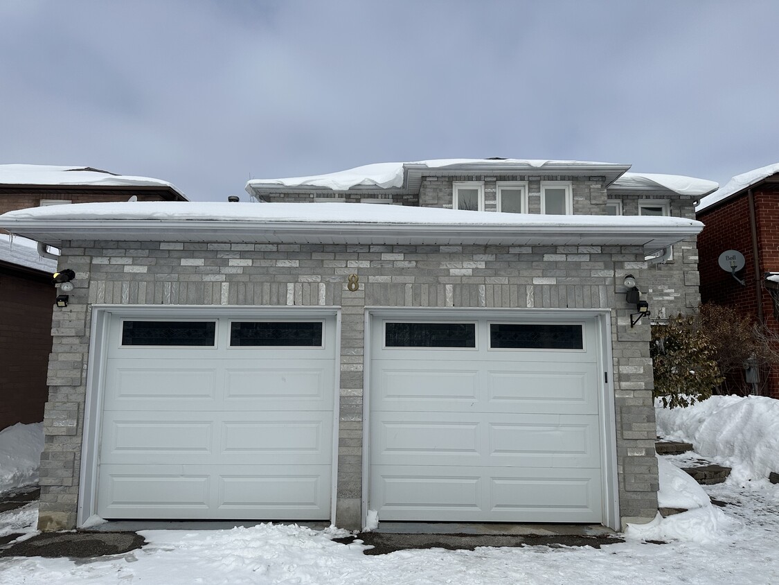 Primary Photo - Spacious Main-Level of a Detached Home (4 ...