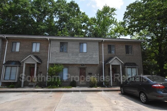 Building Photo - 400 N Steele St