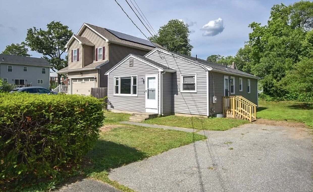 Primary Photo - newly renovated ranch!