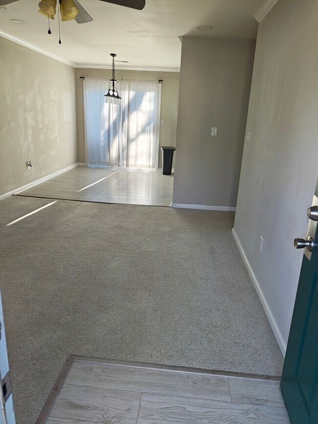 Foto del edificio - 3 Bed, 1 Bath House in Newport News!