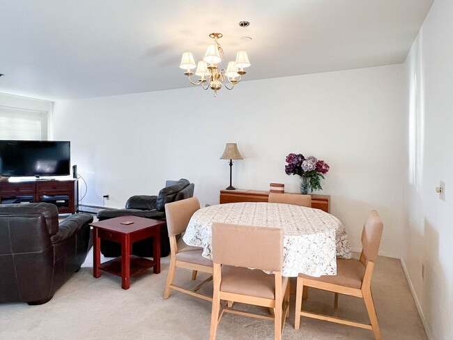 Building Photo - 315 E 12th Ave