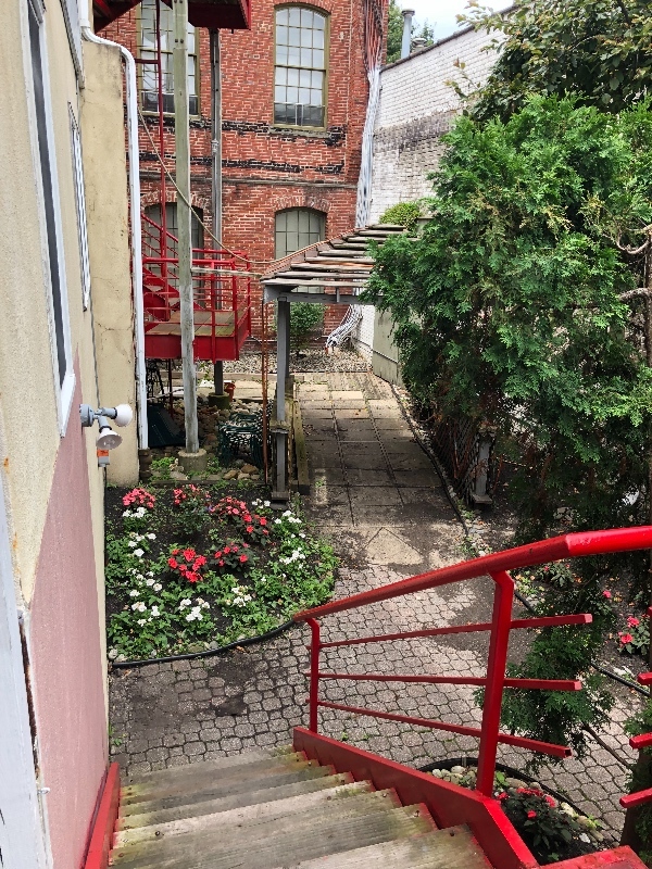 Foto del edificio - 2629 Brown St