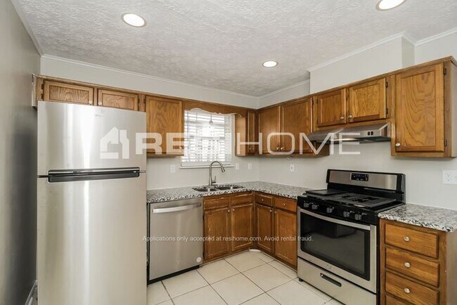 Building Photo - 7826 Sugarland Dr