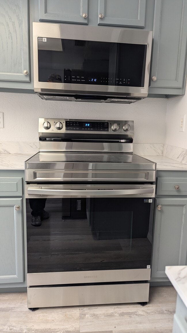 Kitchen - 14852 N 24th Dr