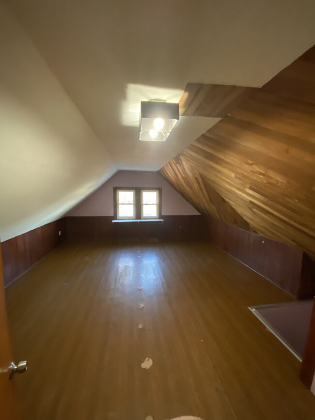 Attic bedroom - 11513 Saint Mark Ave