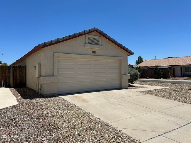 Foto del edificio - 21617 N 30th Ave