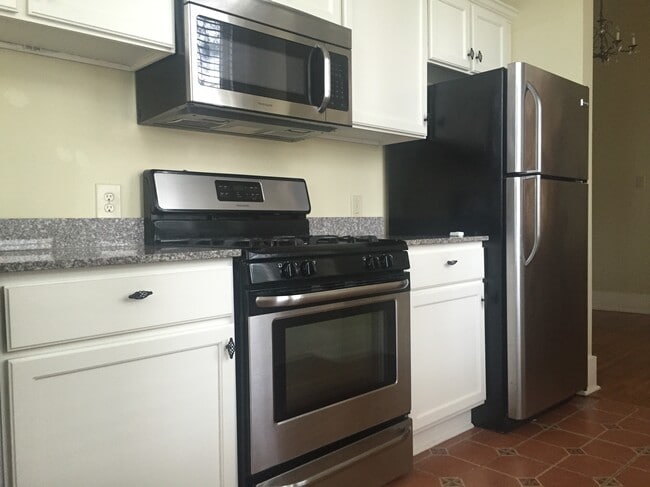 All stainless appliances - 920 Scott St