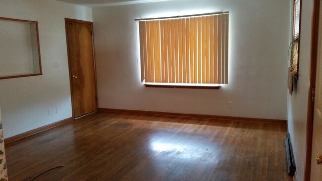 Foto del edificio - 2211 Grant Ave