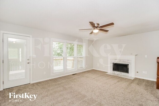 Foto del edificio - 191 Hunters Creek St
