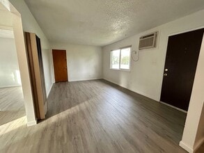 Building Photo - 2419 Mariposa Ave