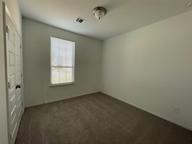 Building Photo - 9669 Caney Trails Rd