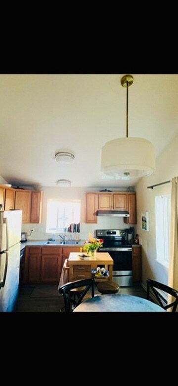 Cocina - 155 W Hansen Ave