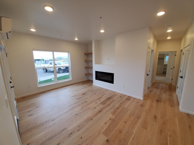 Foto del edificio - 2430 Tschache Ln