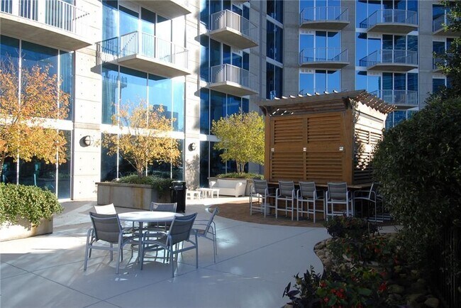 Foto del edificio - 400 W Peachtree St NW