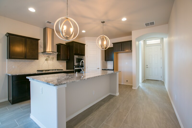 Foto principal - 355 Adeline Ave