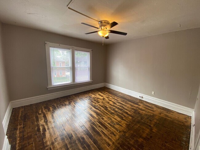 Foto del edificio - 1444 Hunter Ave