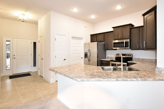 Building Photo - 15975 NW 123rd Ave