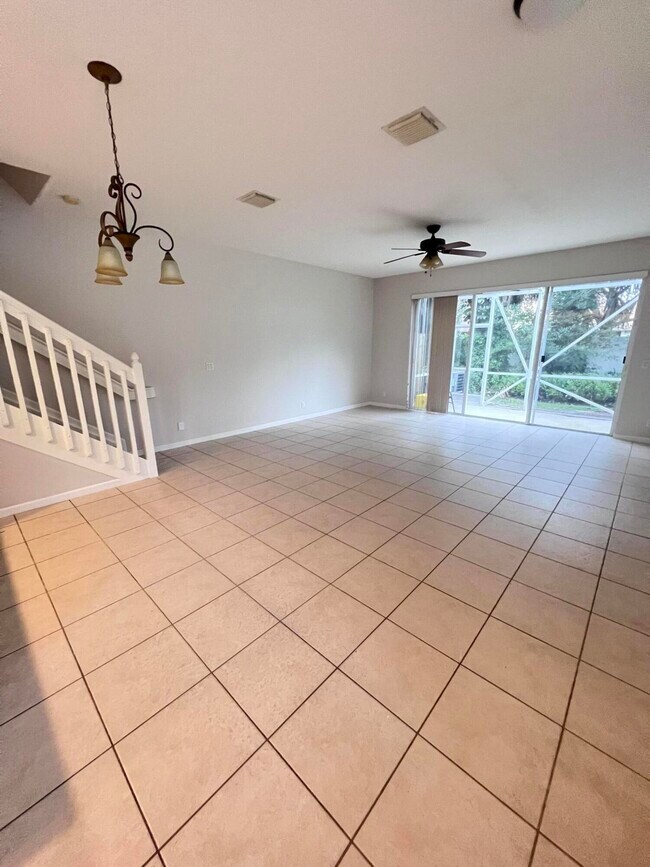 Foto del edificio - 1131 Woodfield Ct