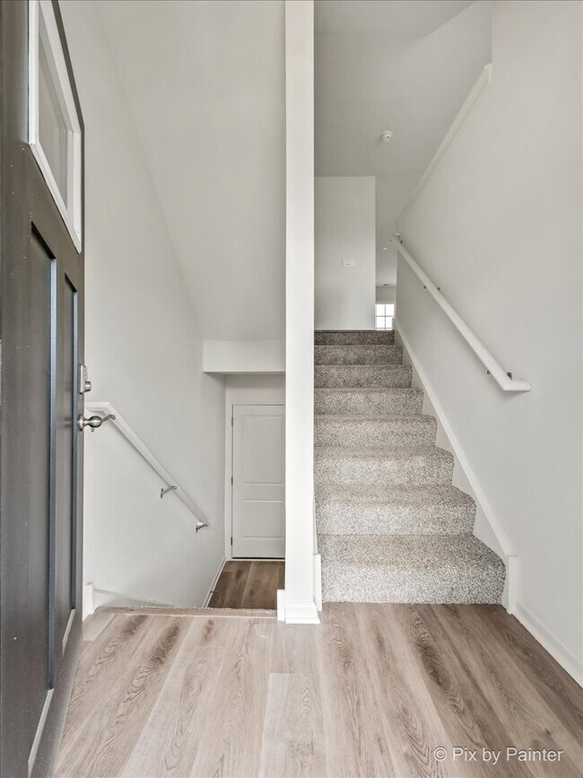 Foto del edificio - 320 Basin Ct