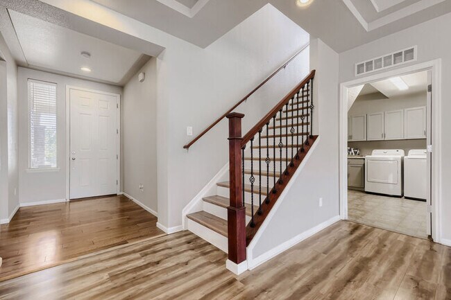 Foto del edificio - 7344 Mountain Spruce Dr