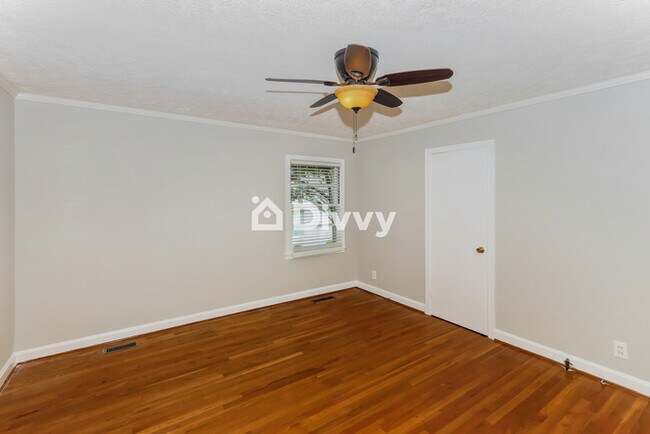 Foto del edificio - 622 Grandview Dr, Griffin, GA 30224, USA