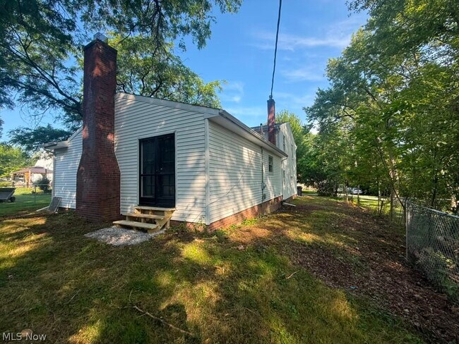 Foto del edificio - 6939 Highland Dr