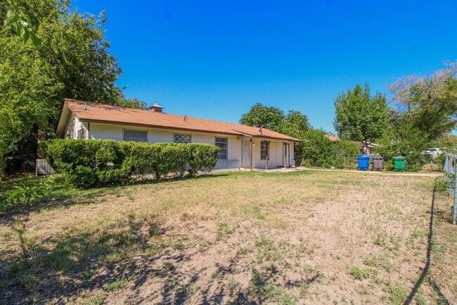 Photo - 5822 Branch Valley Dr House