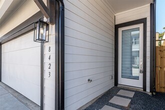 Building Photo - 8423 Berry Brush Ln