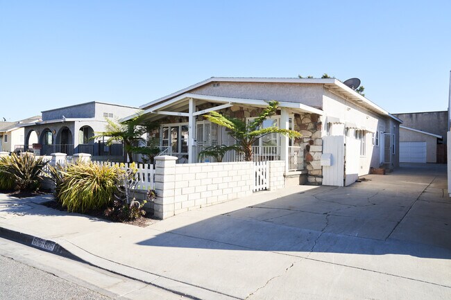 Foto del edificio - 606 E Realty St