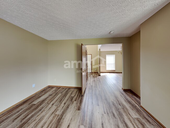 Foto del edificio - 6476 Kelsey Ct