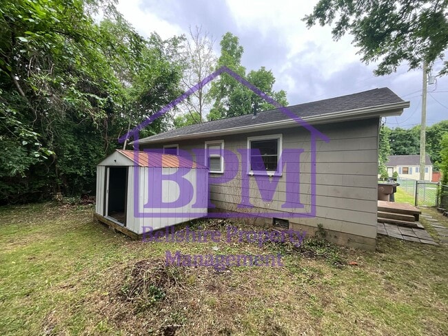 Building Photo - Cozy & Freshly Updated 2 Bed / 1 Bath Home...